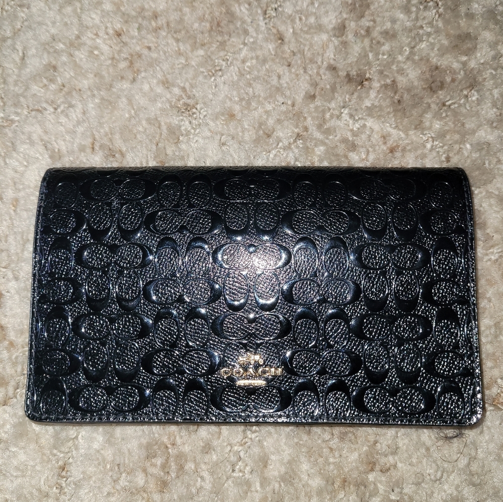 large wallet || coach